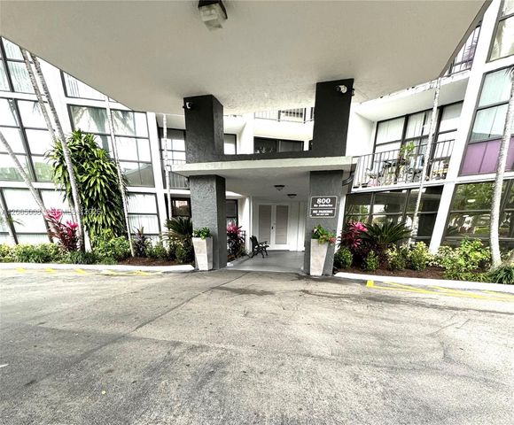 800 Parkview Dr 502, Hallandale Beach, FL 33009