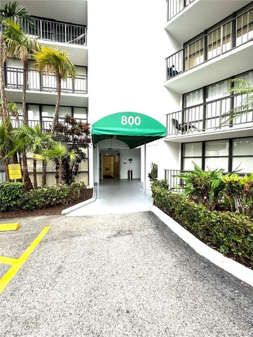 800 Parkview Dr 502, Hallandale Beach, FL 33009
