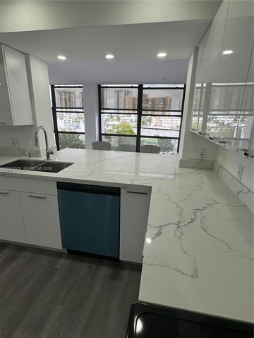 800 Parkview Dr 502, Hallandale Beach, FL 33009