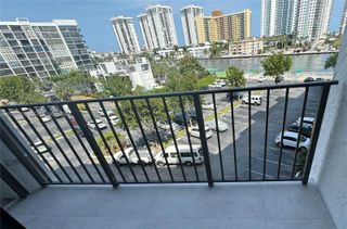800 Parkview Dr 502, Hallandale Beach, FL 33009