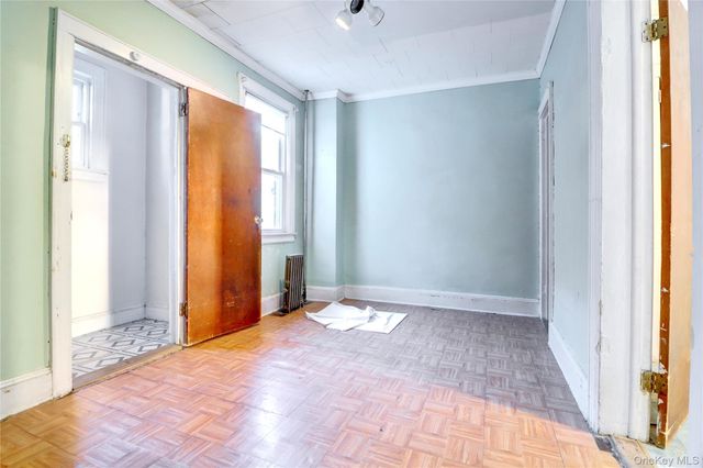 69-15 69th Place, Glendale, NY 11385