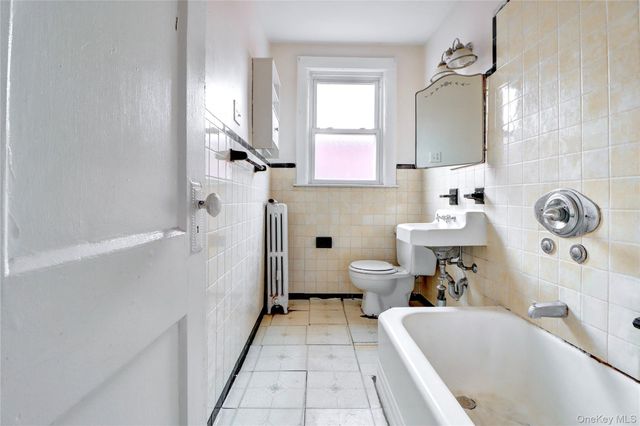 69-15 69th Place, Glendale, NY 11385