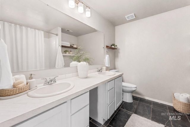 4319 Bainbridge St, Caldwell, ID 83607