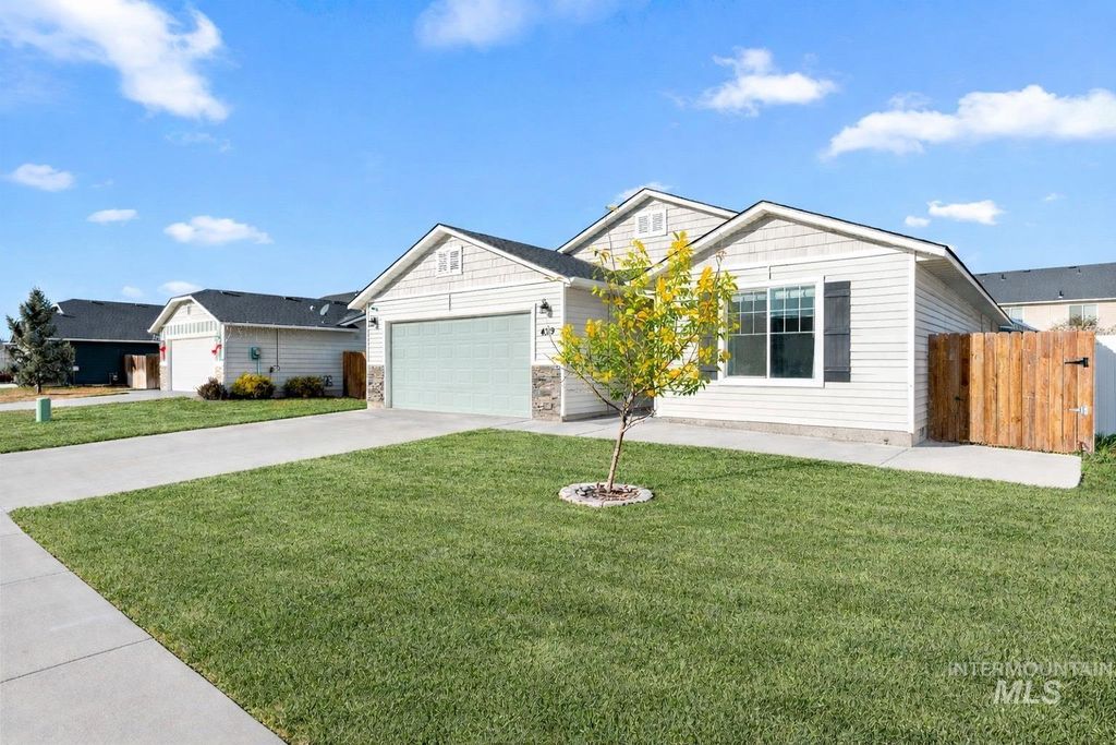 4319 Bainbridge St, Caldwell, ID 83607