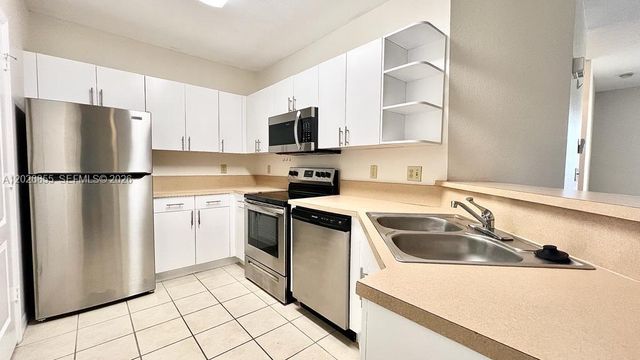 120 SW Peacock Blvd 11206, Port St. Lucie, FL 34986