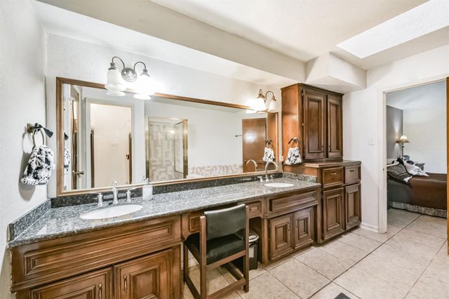 338 Grand Oaks Boulevard, Houston, TX 77015