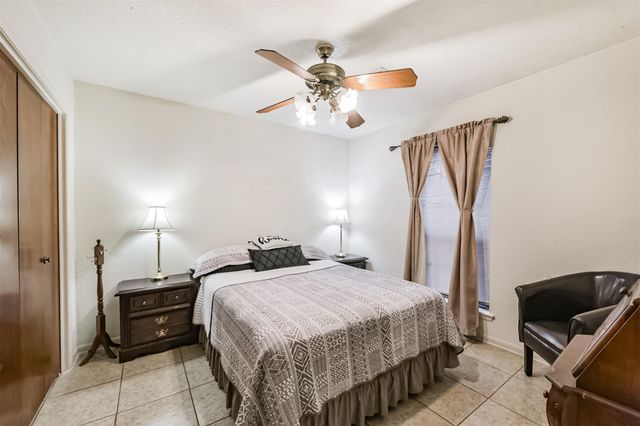 338 Grand Oaks Boulevard, Houston, TX 77015