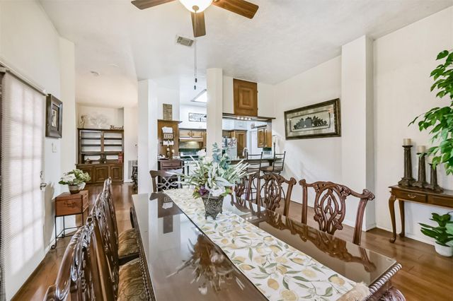 338 Grand Oaks Boulevard, Houston, TX 77015