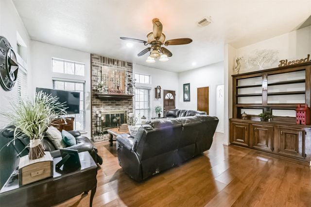 338 Grand Oaks Boulevard, Houston, TX 77015