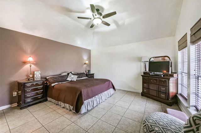 338 Grand Oaks Boulevard, Houston, TX 77015