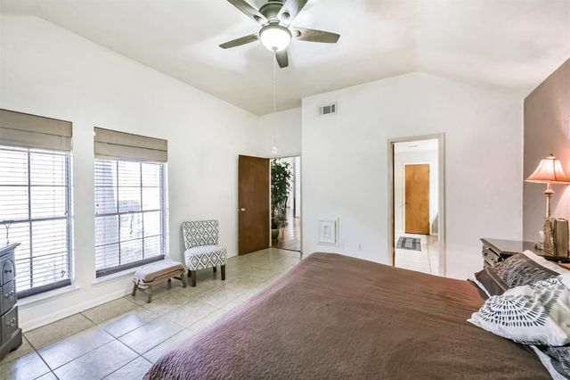 338 Grand Oaks Boulevard, Houston, TX 77015