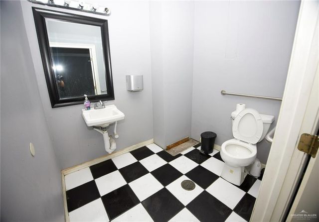 2609 Mid Valley Drive, Weslaco, TX 78599