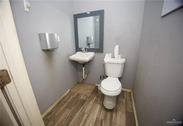 2609 Mid Valley Drive, Weslaco, TX 78599