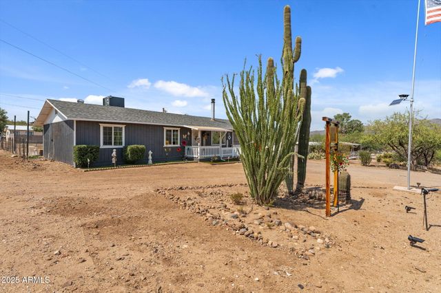 20641 E SQUAW VALLEY Road, Black Canyon City, AZ 85324