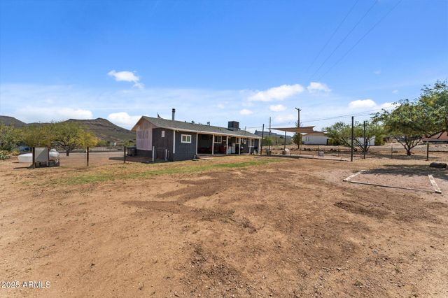 20641 E SQUAW VALLEY Road, Black Canyon City, AZ 85324