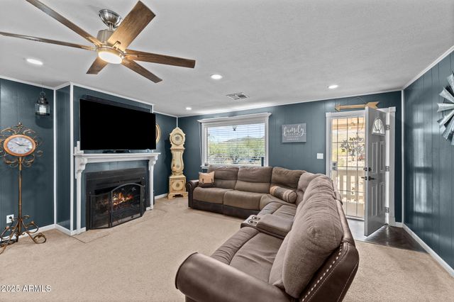 20641 E SQUAW VALLEY Road, Black Canyon City, AZ 85324