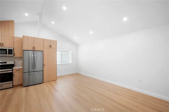 16057 Knapp, North Hills, CA 91343