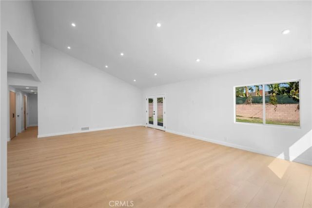 16057 Knapp, North Hills, CA 91343