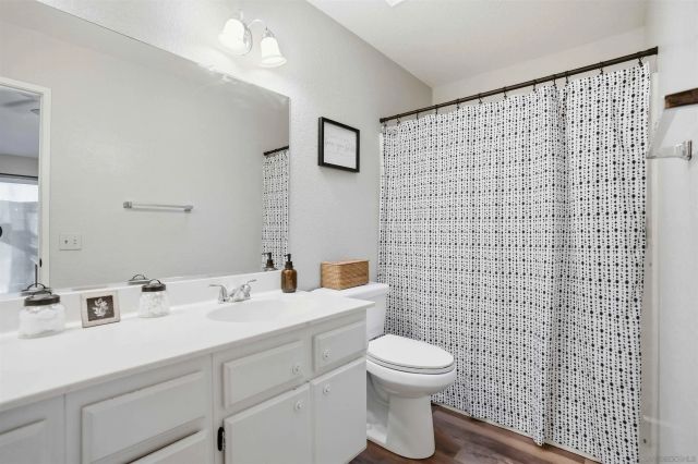 998 Hillcrest St, Hemet, CA 92545