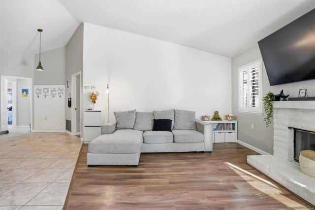 998 Hillcrest St, Hemet, CA 92545