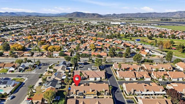 998 Hillcrest St, Hemet, CA 92545