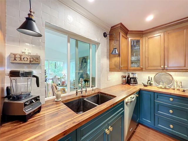 3851 S SANFORD AVENUE, Sanford, FL 32773