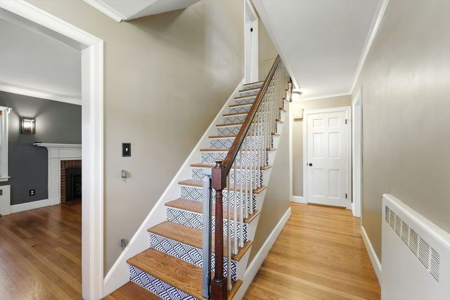 95 Field Rd, Longmeadow, MA 01106