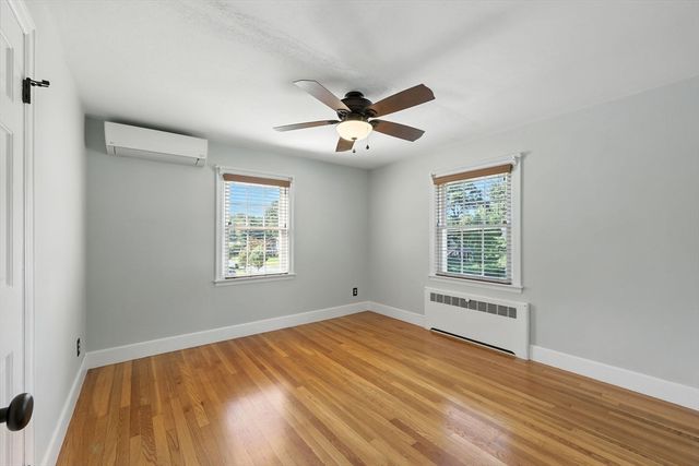 95 Field Rd, Longmeadow, MA 01106