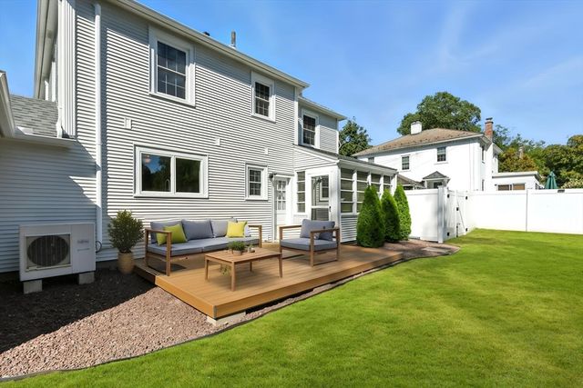 95 Field Rd, Longmeadow, MA 01106