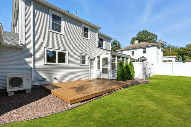 95 Field Rd, Longmeadow, MA 01106