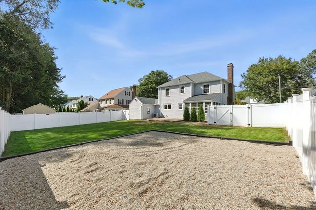 95 Field Rd, Longmeadow, MA 01106