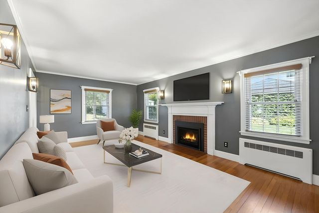 95 Field Rd, Longmeadow, MA 01106