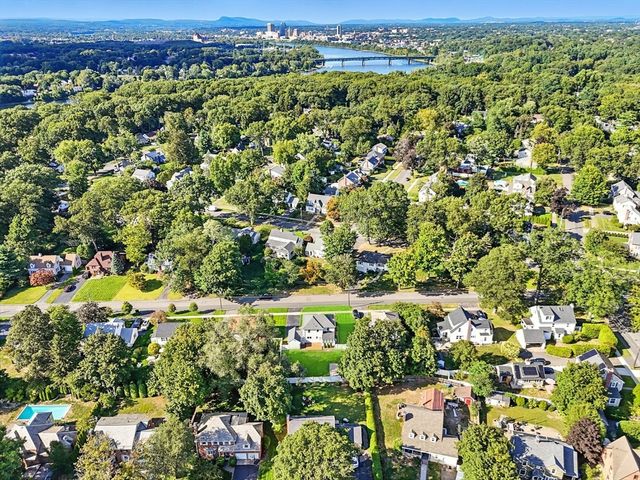 95 Field Rd, Longmeadow, MA 01106
