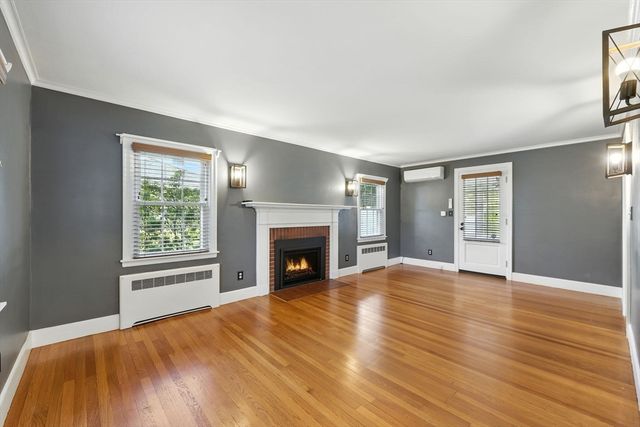95 Field Rd, Longmeadow, MA 01106