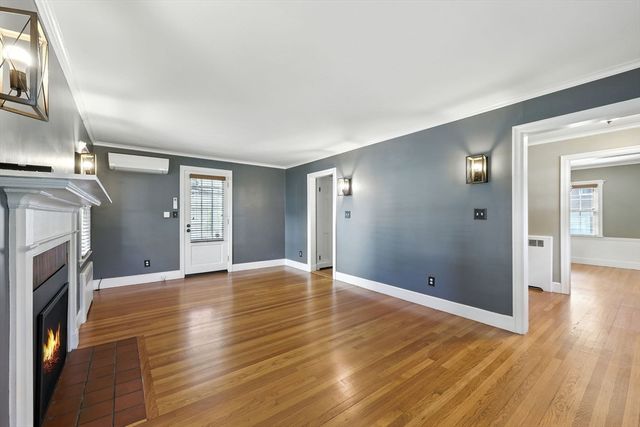 95 Field Rd, Longmeadow, MA 01106