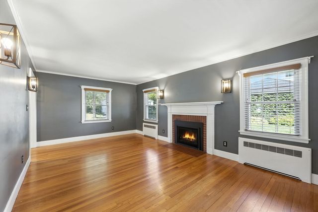 95 Field Rd, Longmeadow, MA 01106