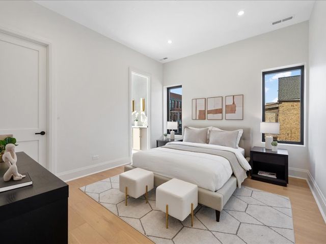 1433 W Cortez Street 3, Chicago, IL 60622