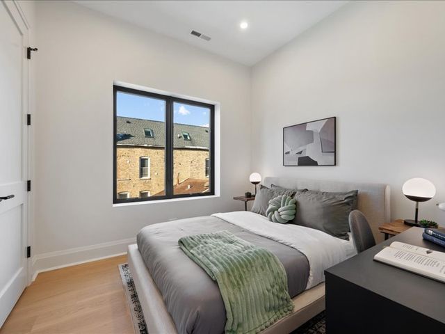1433 W Cortez Street 3, Chicago, IL 60622