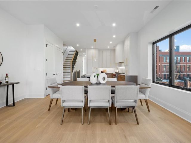 1433 W Cortez Street 3, Chicago, IL 60622
