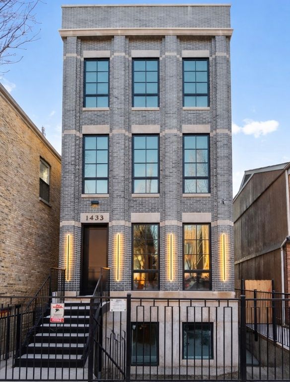 1433 W Cortez Street 3, Chicago, IL 60622