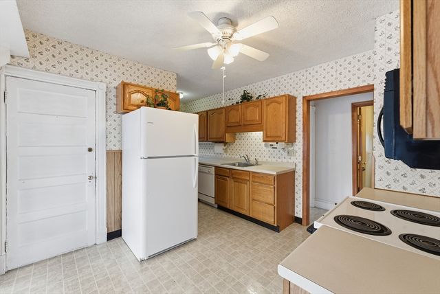 60 Barrison Street, Springfield, MA 01109