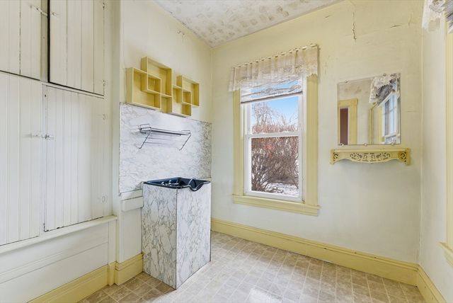 60 Barrison Street, Springfield, MA 01109