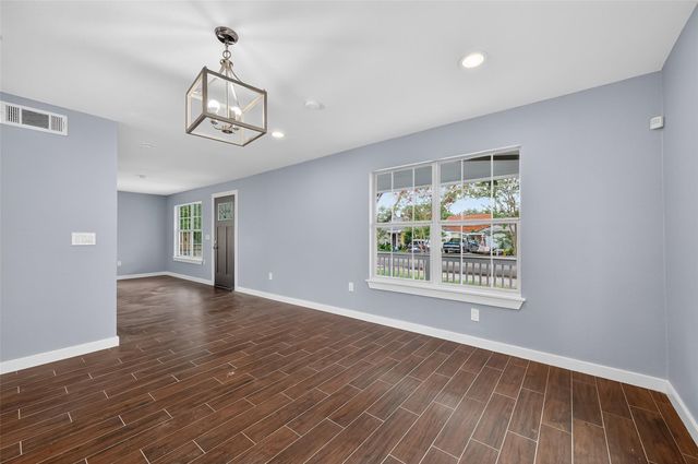 1933 Santa Rosa Street, Houston, TX 77023