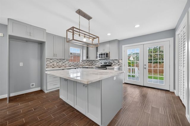 1933 Santa Rosa Street, Houston, TX 77023