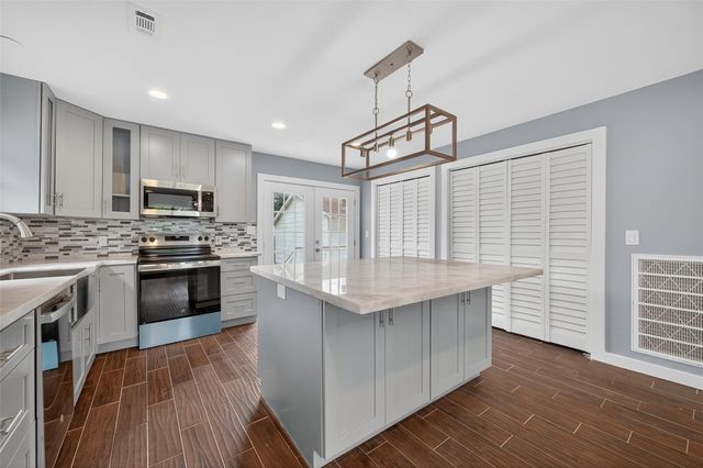 1933 Santa Rosa Street, Houston, TX 77023