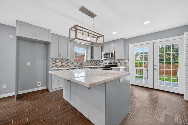 1933 Santa Rosa Street, Houston, TX 77023