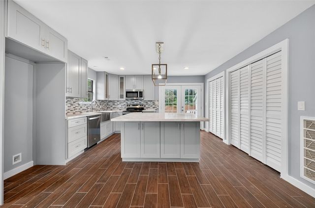 1933 Santa Rosa Street, Houston, TX 77023