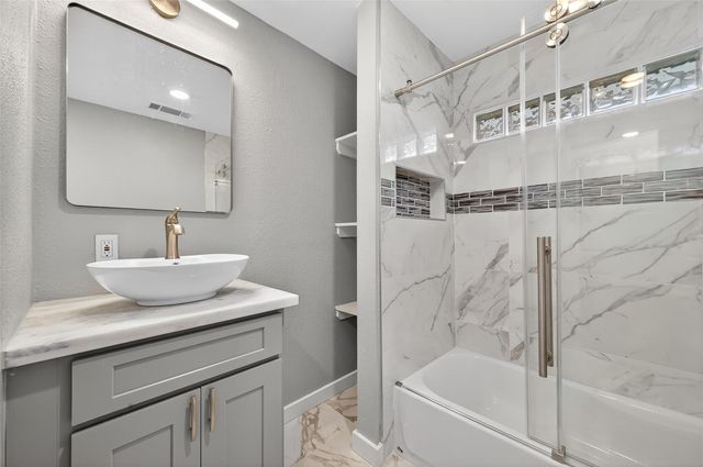 1933 Santa Rosa Street, Houston, TX 77023