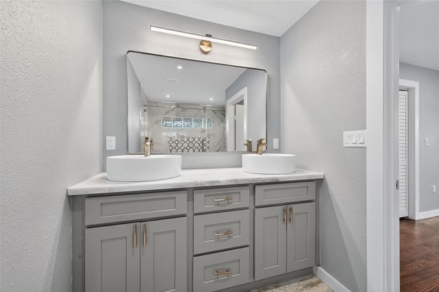 1933 Santa Rosa Street, Houston, TX 77023