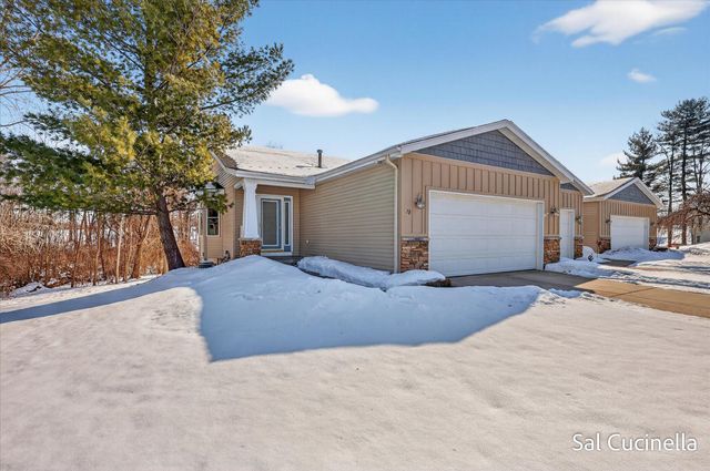 78 Brewer Park Circle SE, Grand Rapids, MI 49548